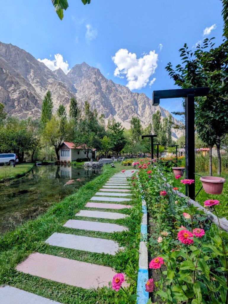 Safari Resort nature and mountain surroundings